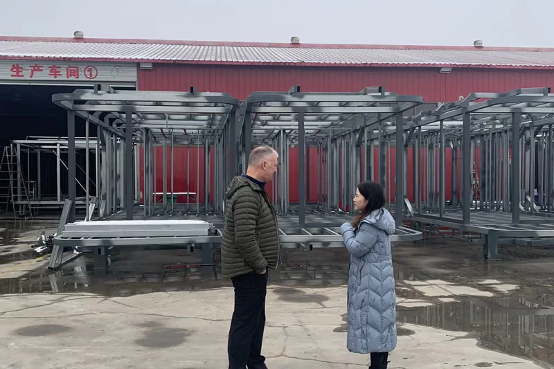 Canadian customer is welcomed to visit the factory